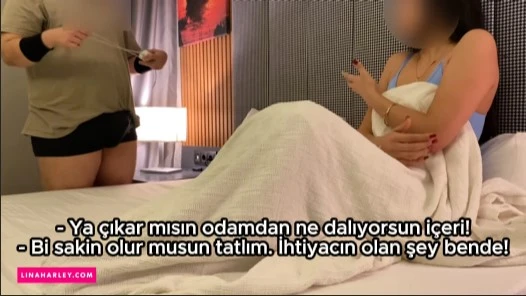 Mastürbasyon çekerken üvey abisi yakalıyo